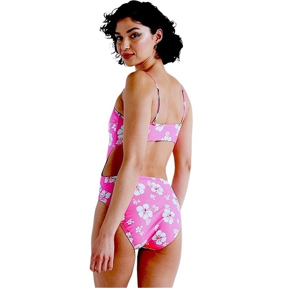 Pink Hibiscus Cut-Out One Piece Swimsuit Juniors Size Large 11-12 Never Worn - Picture 7 of 10